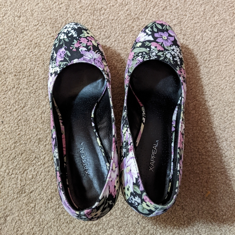 Xappeal Floral Pumps - Picture 4 of 5